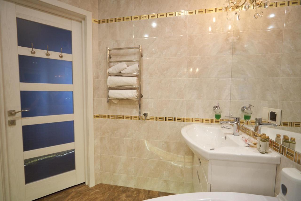 Boutique Apartment Kremenchuk Bagian luar foto